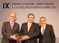 Revista PRODUCCION: Premio como mejor fabricante de maquinaria agrícola 2011 para Maizco